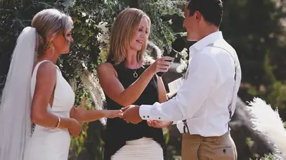 Civil Celebrant Felicity - Creating Memories