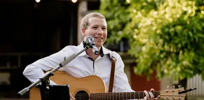 Dylan Raath Music - 🎶 Acoustic Guitarist, 🎧 DJ & 🎤 MC