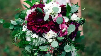 Poppies and Peas Floral Design