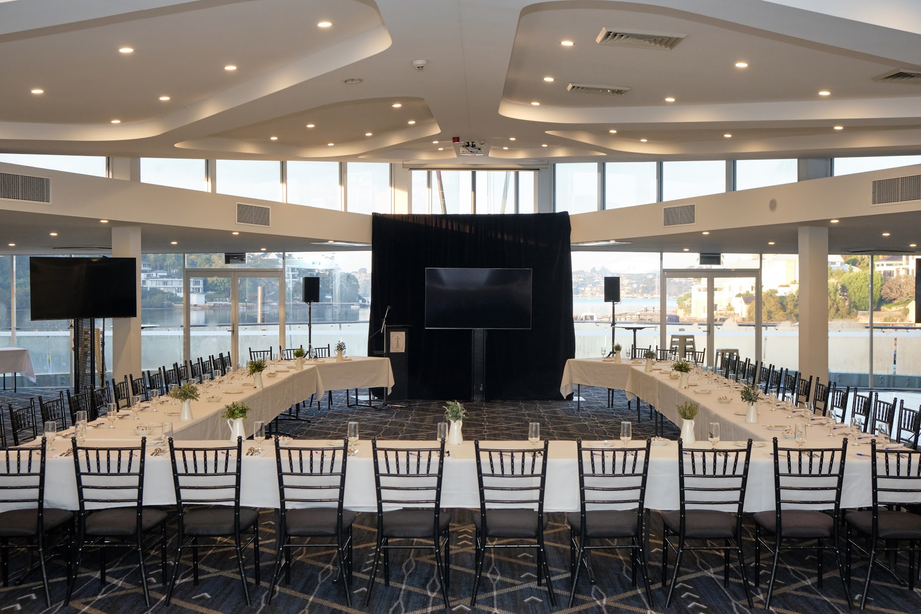 The Kyle Bay-2400352