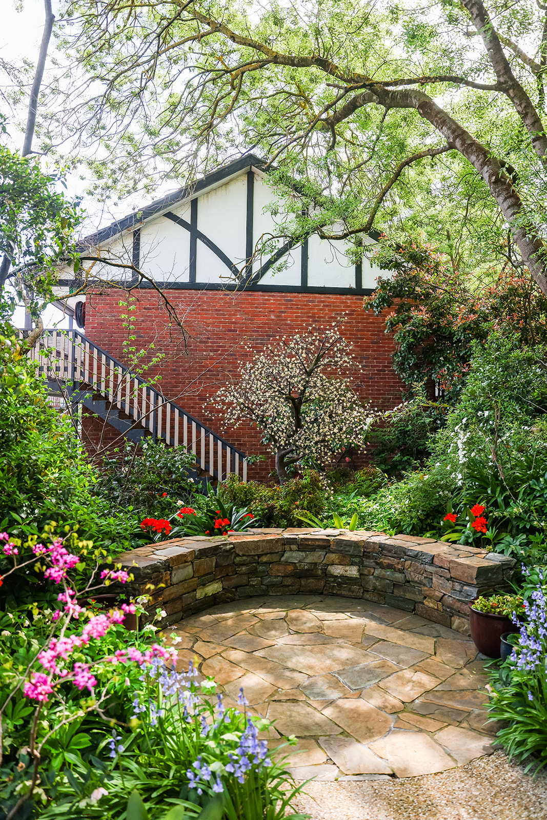 Elizabethan Lodge-2220699