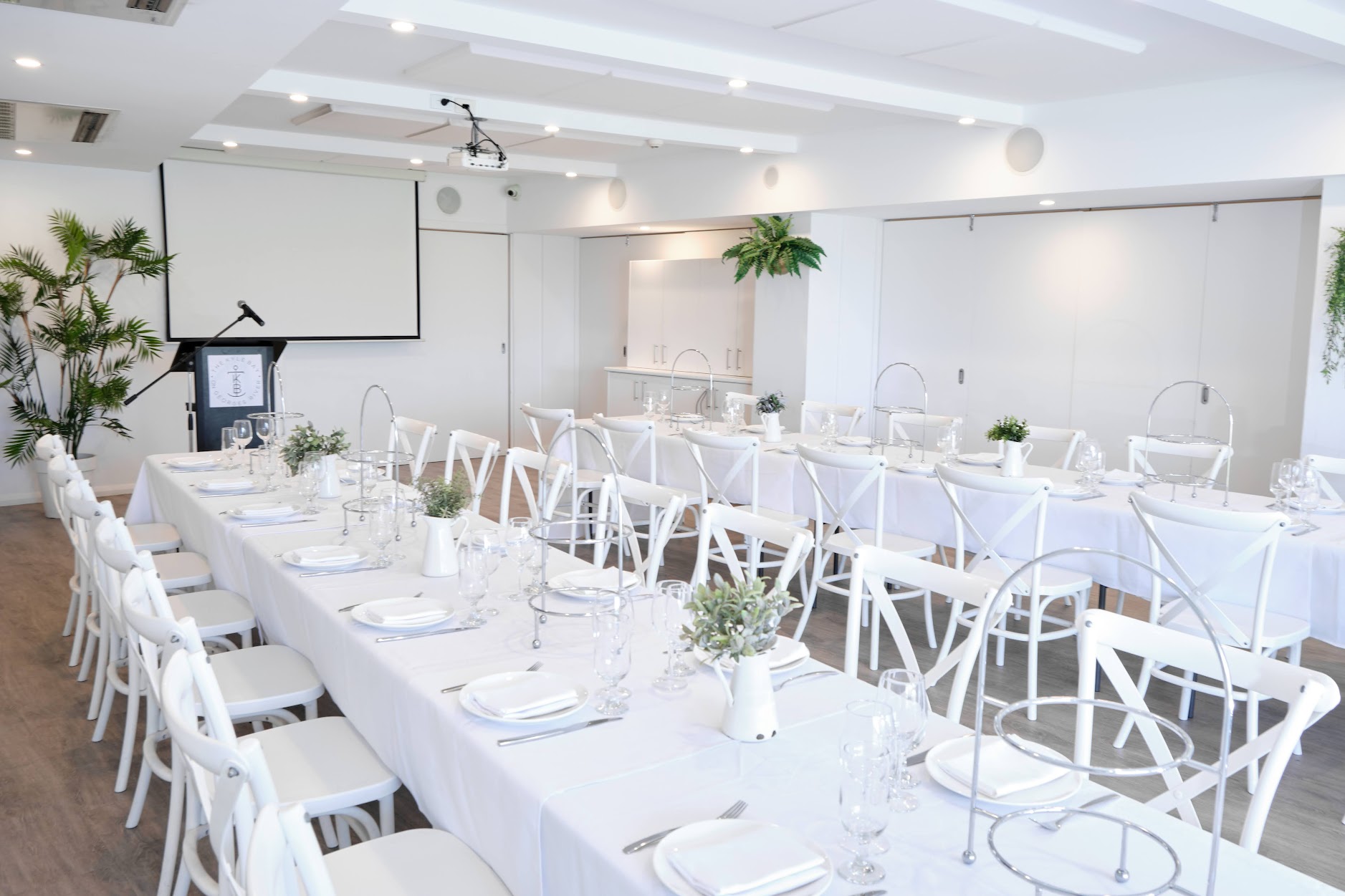 The Kyle Bay-2400351