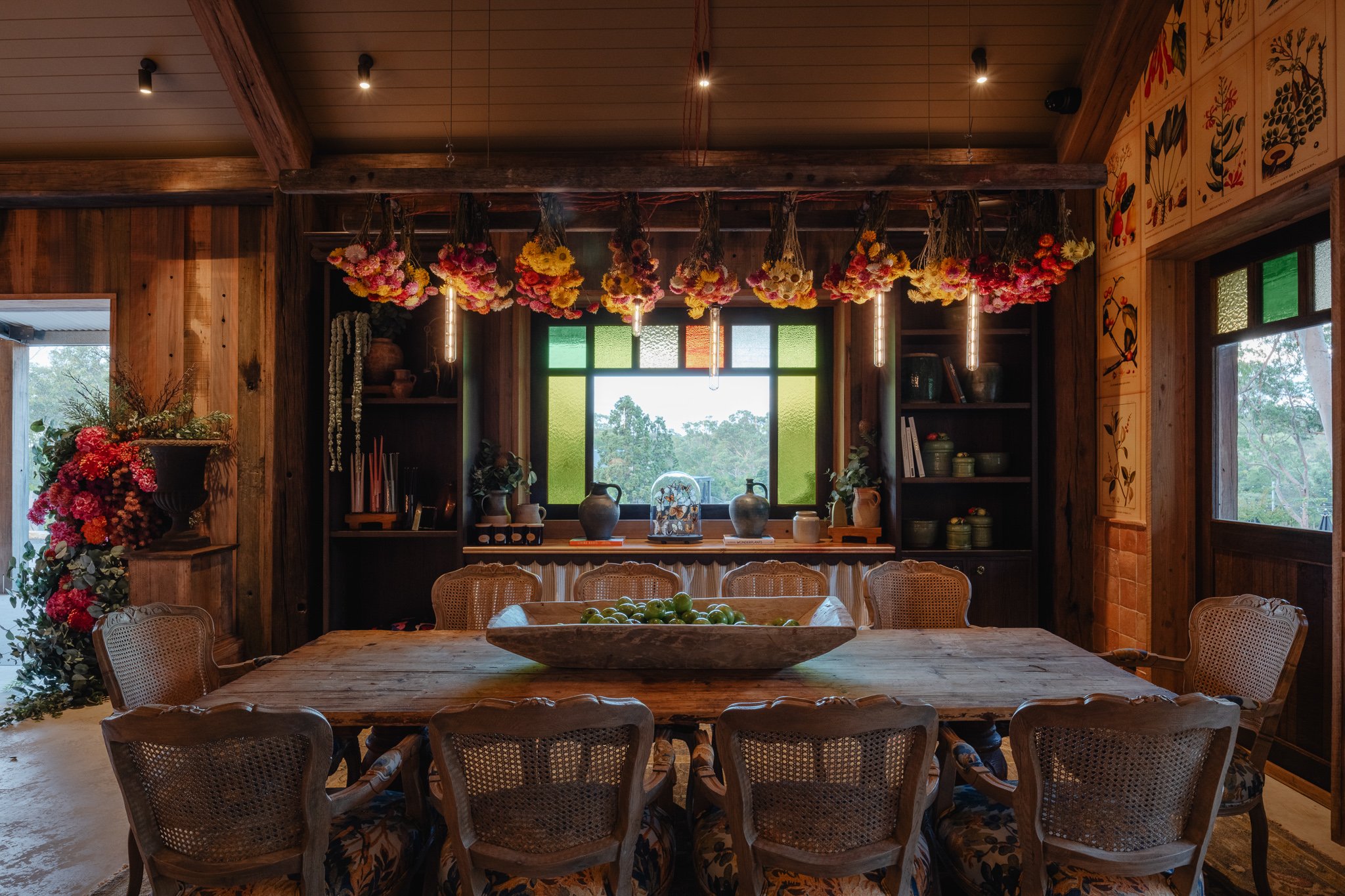 Saddles Mount White-2439946