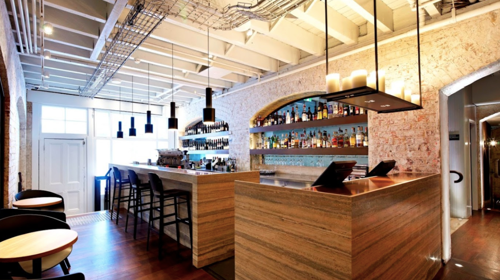 Harbour Rocks Hotel-2366370