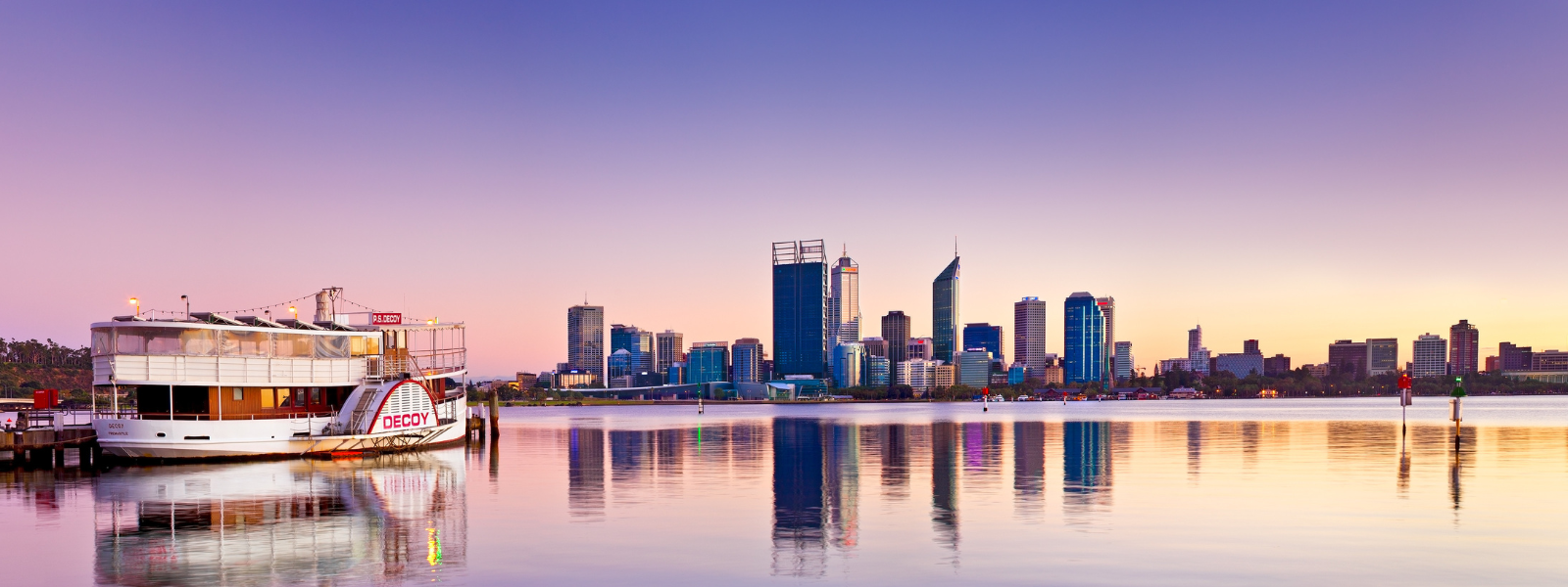 The Decoy Paddle Steamer-2438823