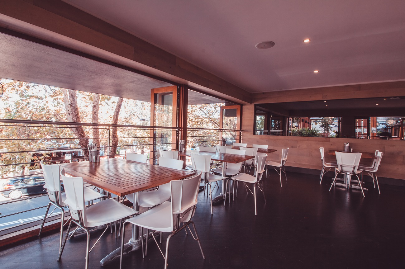 Commodore Hotel-865836