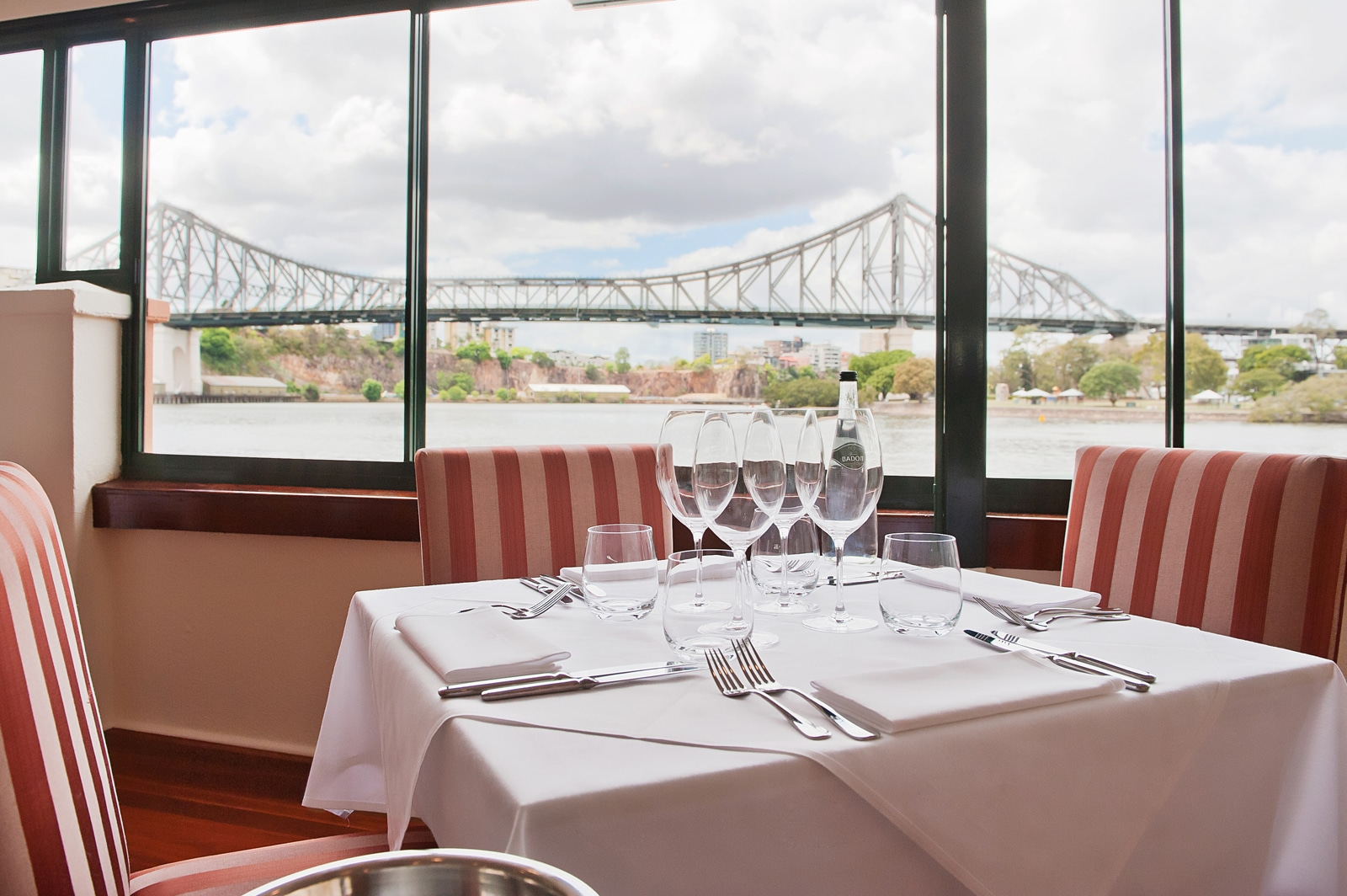 La Vue Waterfront Restaurant-1012526