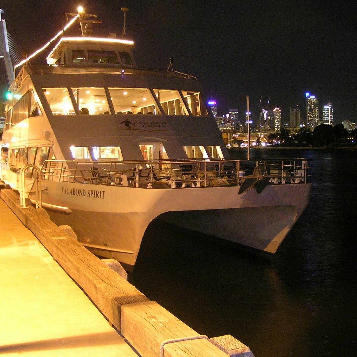 Vagabond Cruises-878509