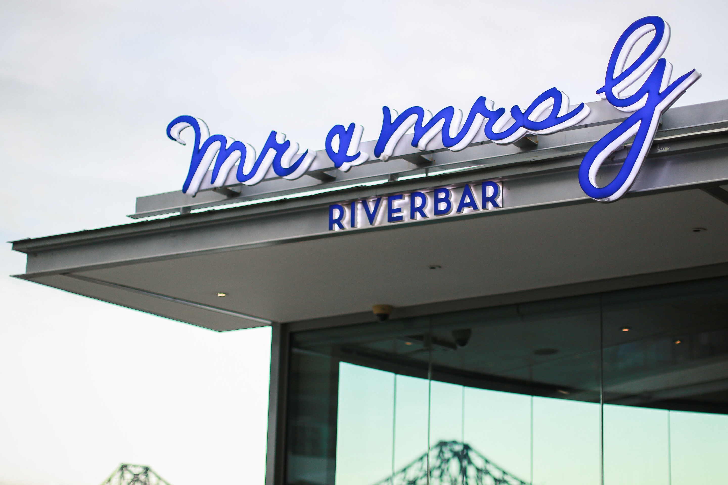 Mr & Mrs G Riverbar-1592664