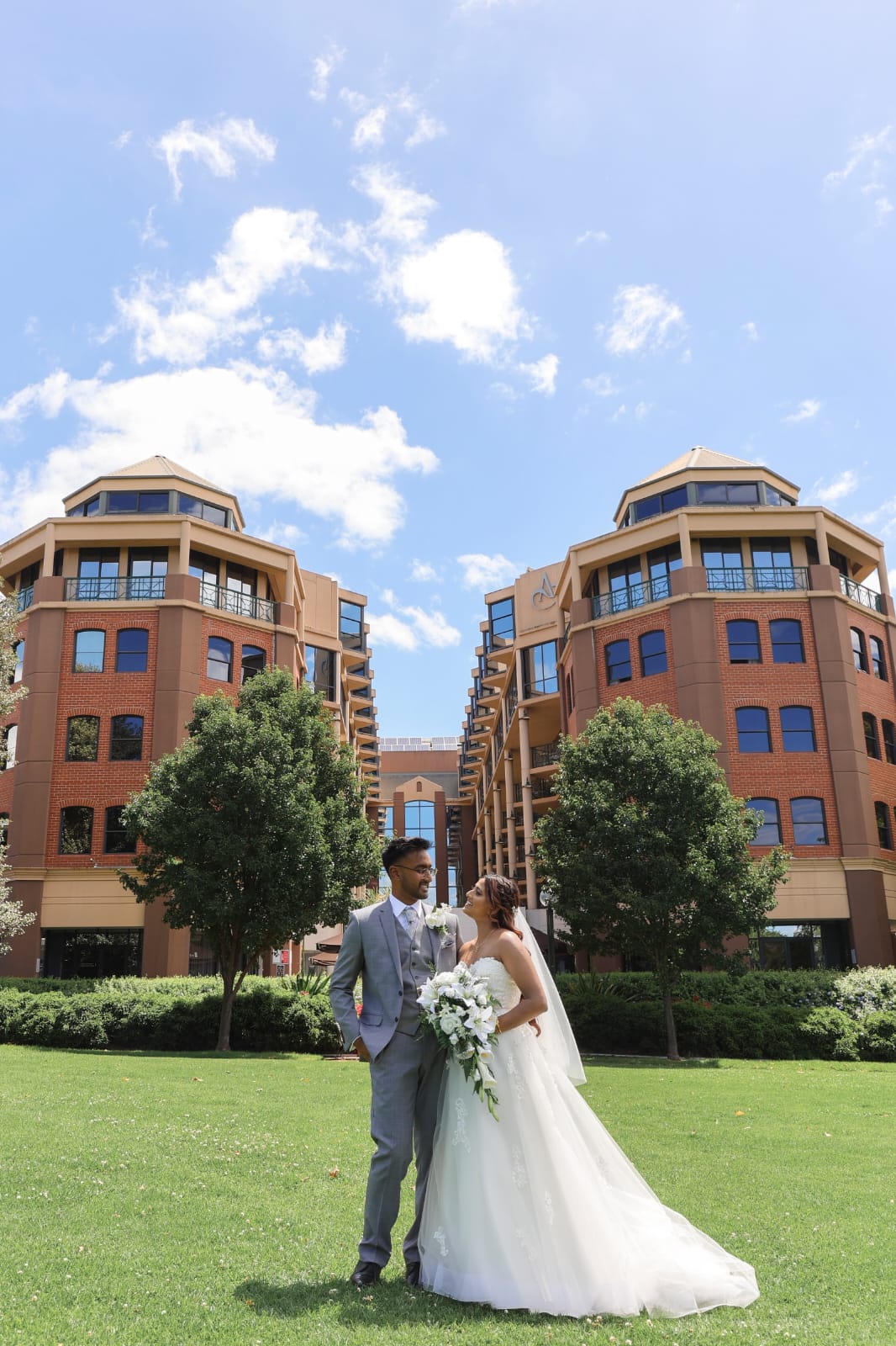 Amora Herencia Riverwalk Melbourne-2493102