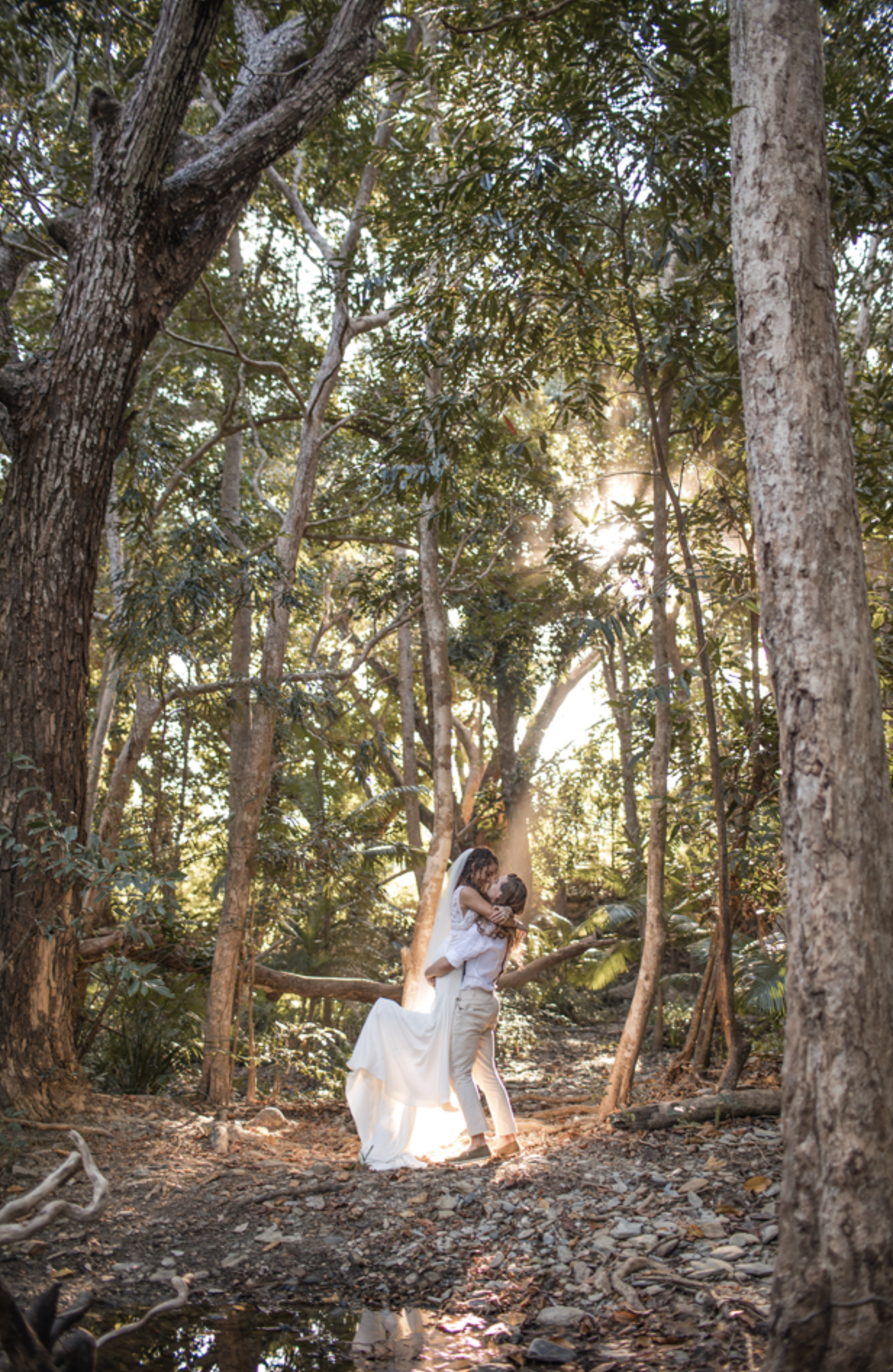 C'est Bon Cairns-2343578