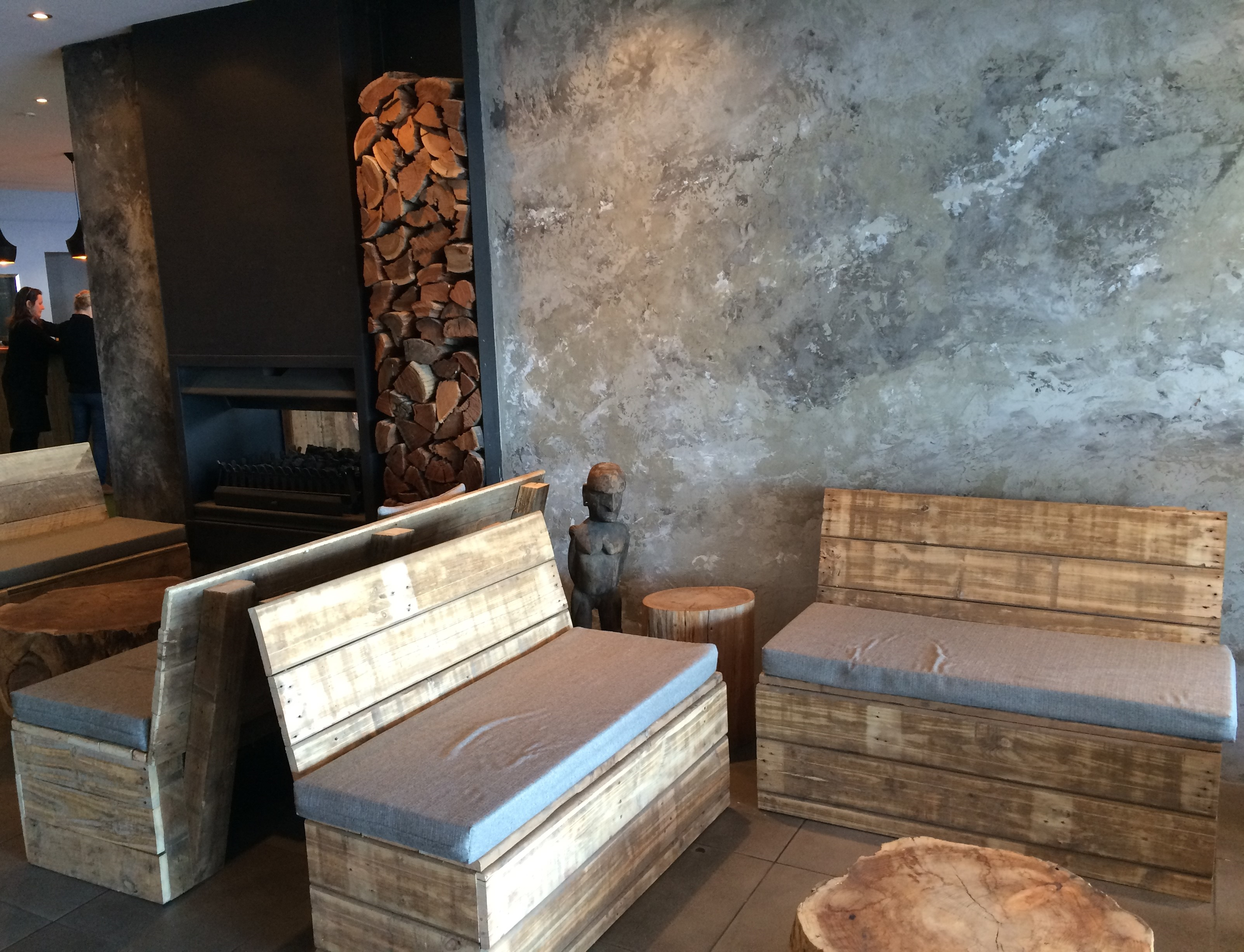 Lorne Central-785720