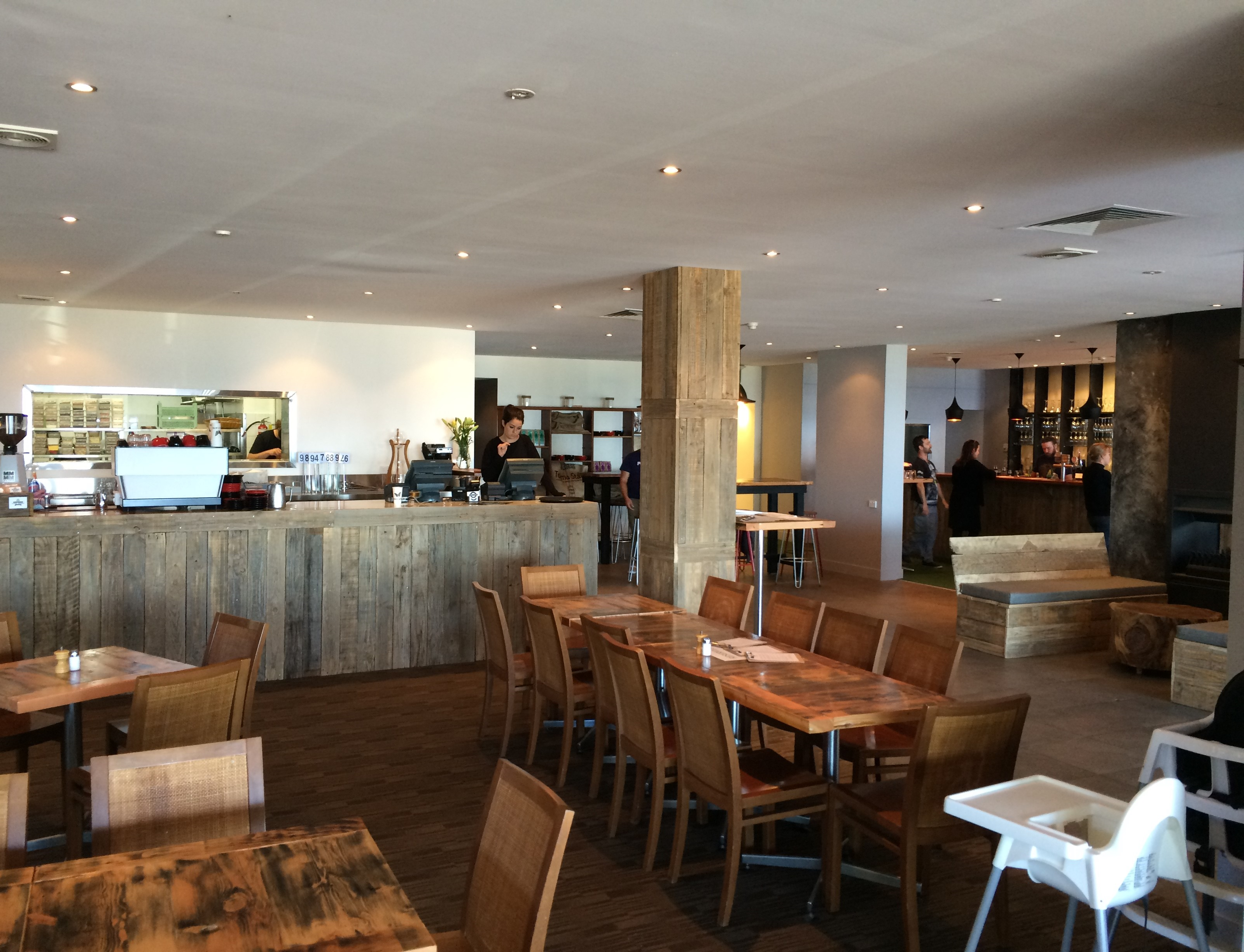 Lorne Central-785751