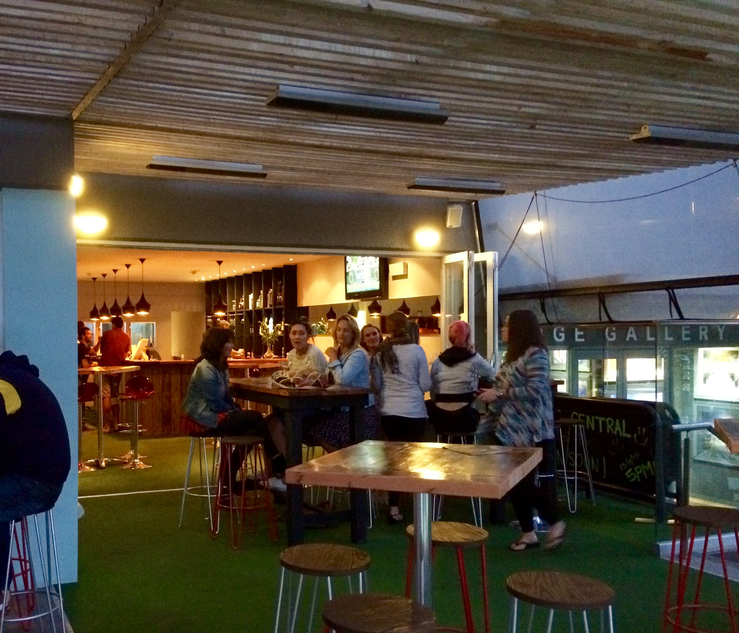 Lorne Central-785722