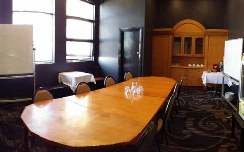 Skyways Hotel-783982