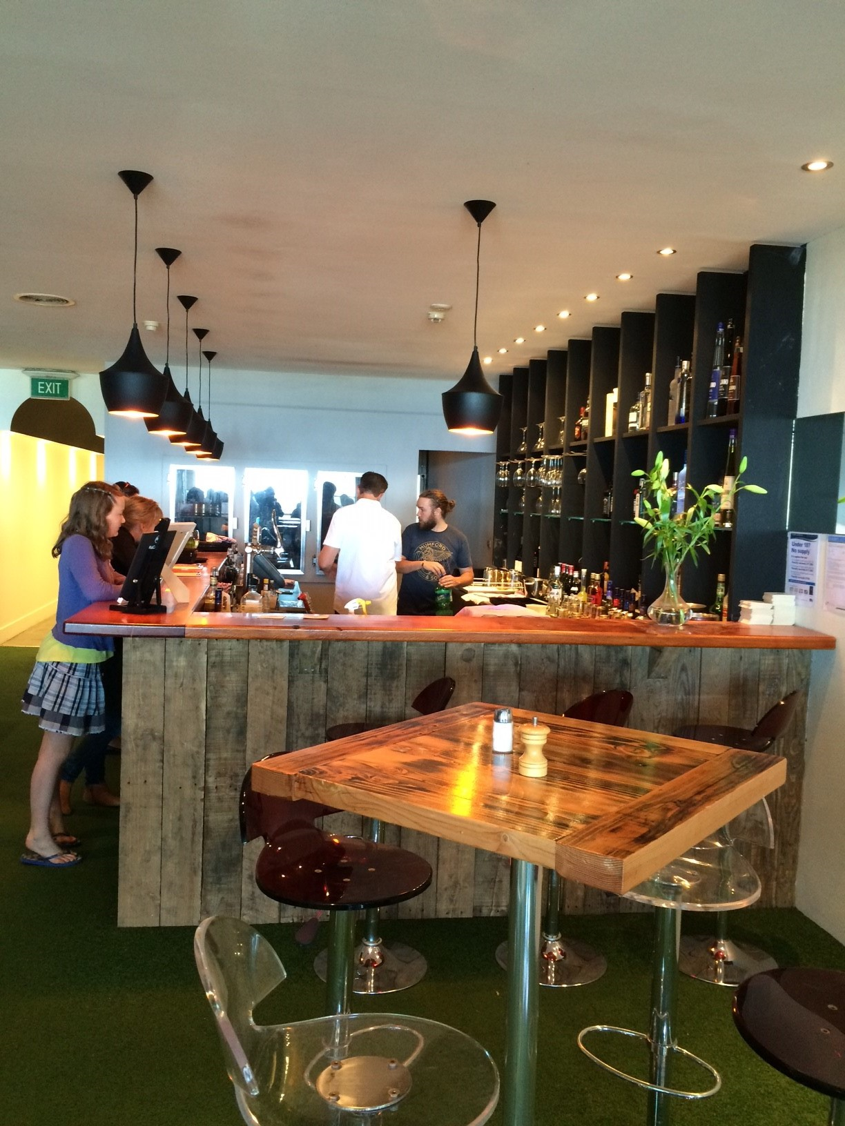 Lorne Central-785747