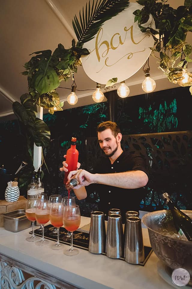 Ellis Beach Bar & Grill-2093325