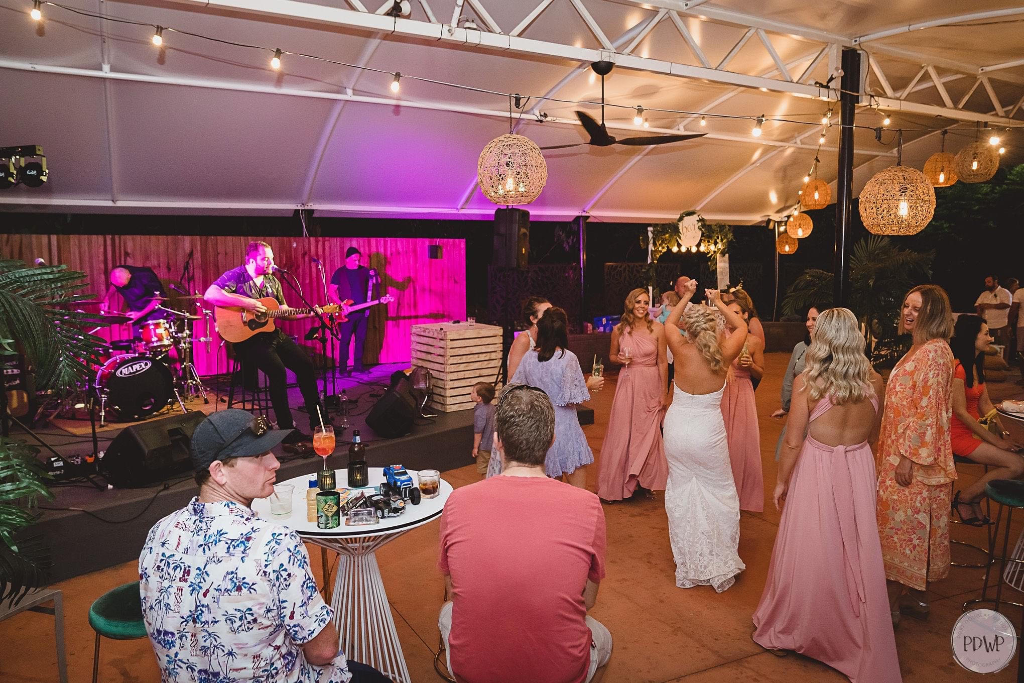 Ellis Beach Bar & Grill-2093329