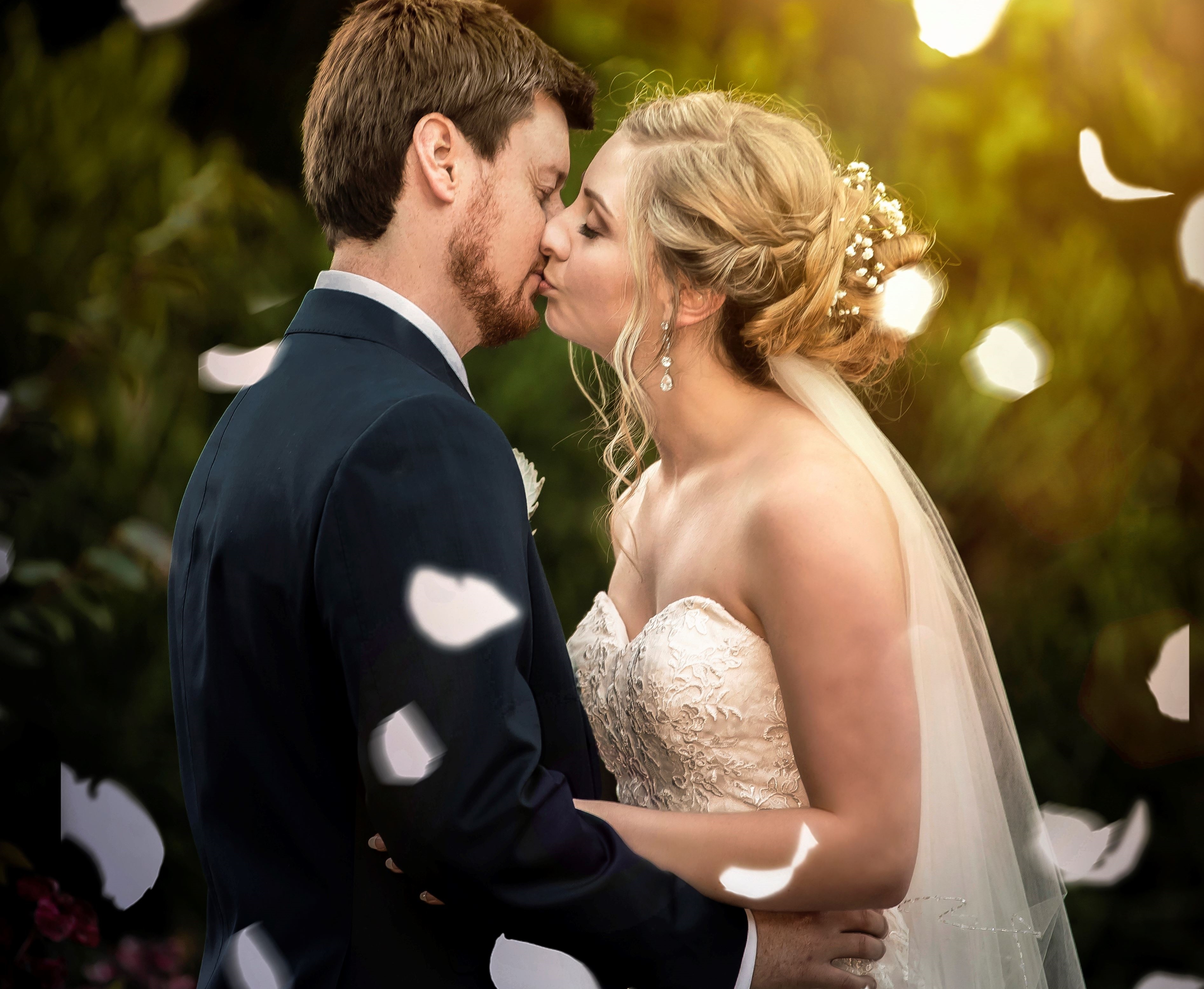 14+ Offbeat Wedding Photos