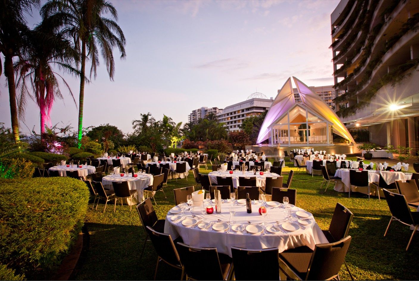 Hilton Cairns-2490105