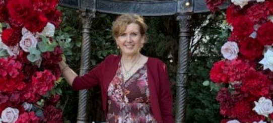 Robyn Freer Celebrant - Love My Way Celebrancy