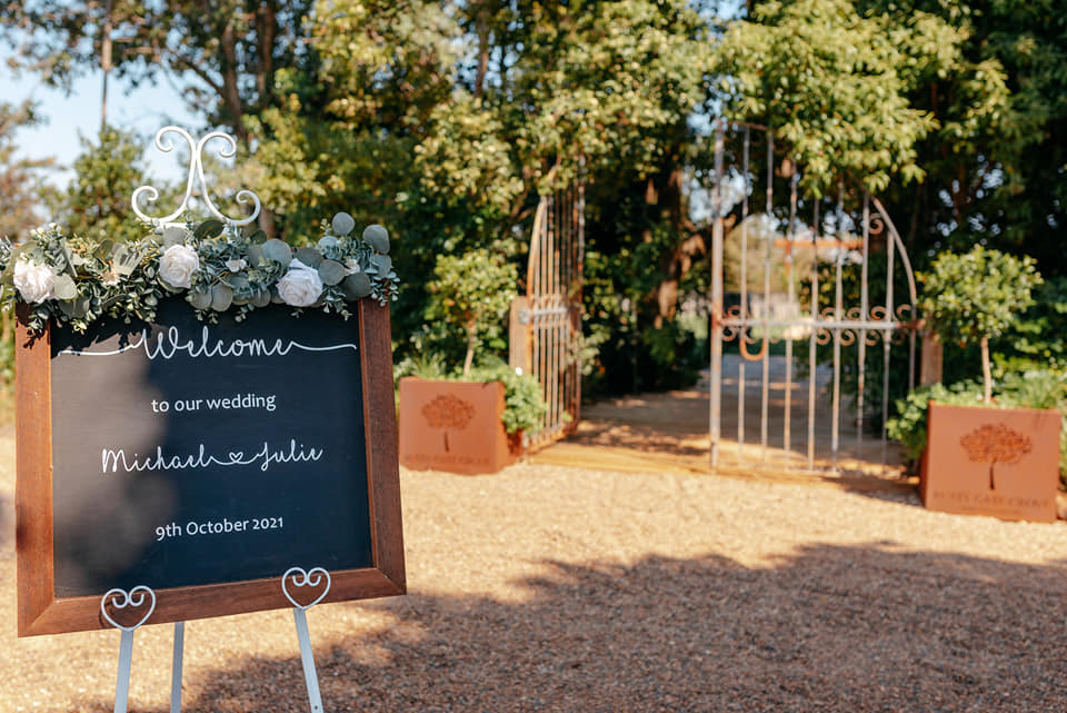 Rusty Gate Grove Bar & Winery-2354551