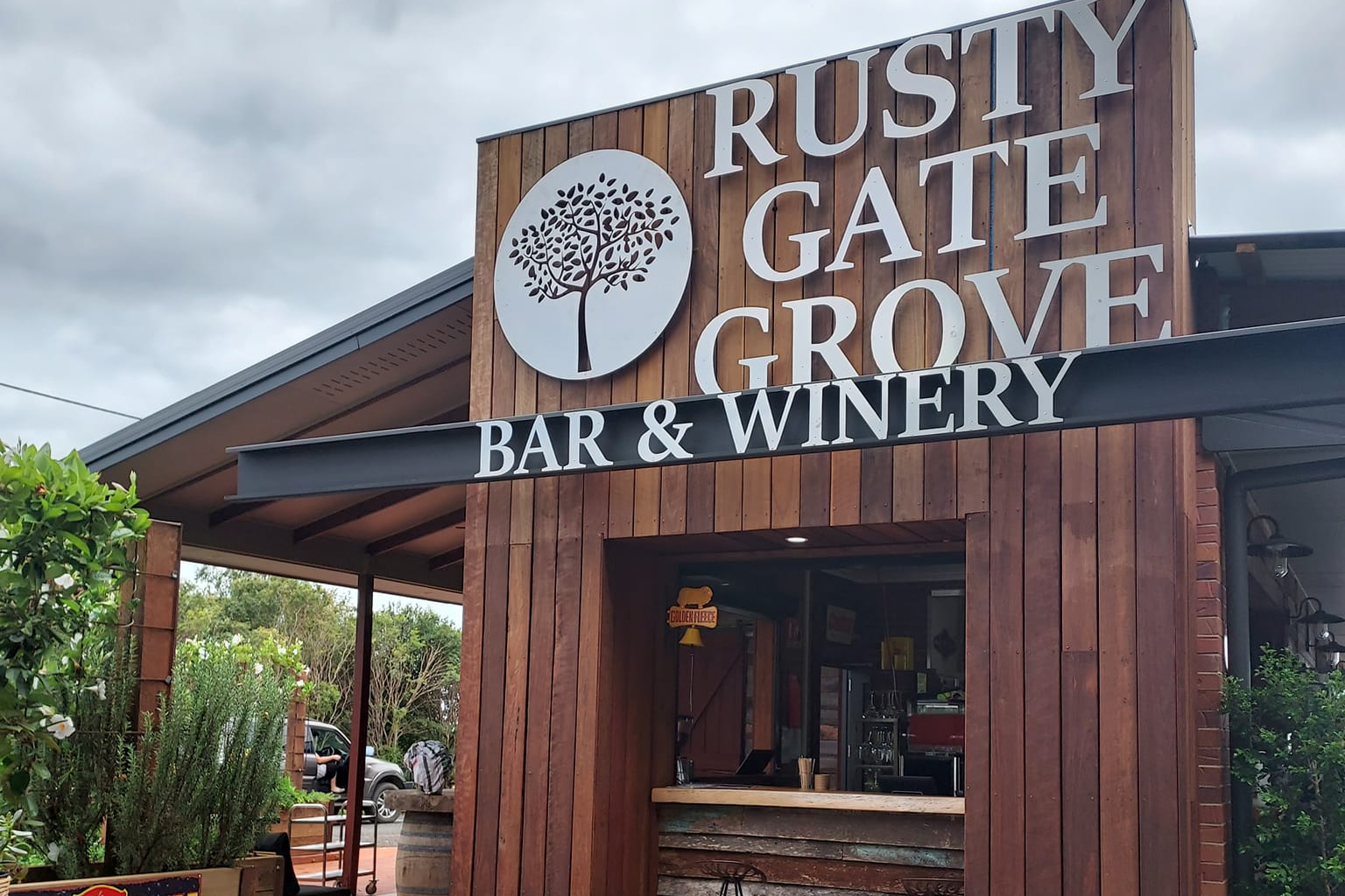 Rusty Gate Grove Bar & Winery-2354556