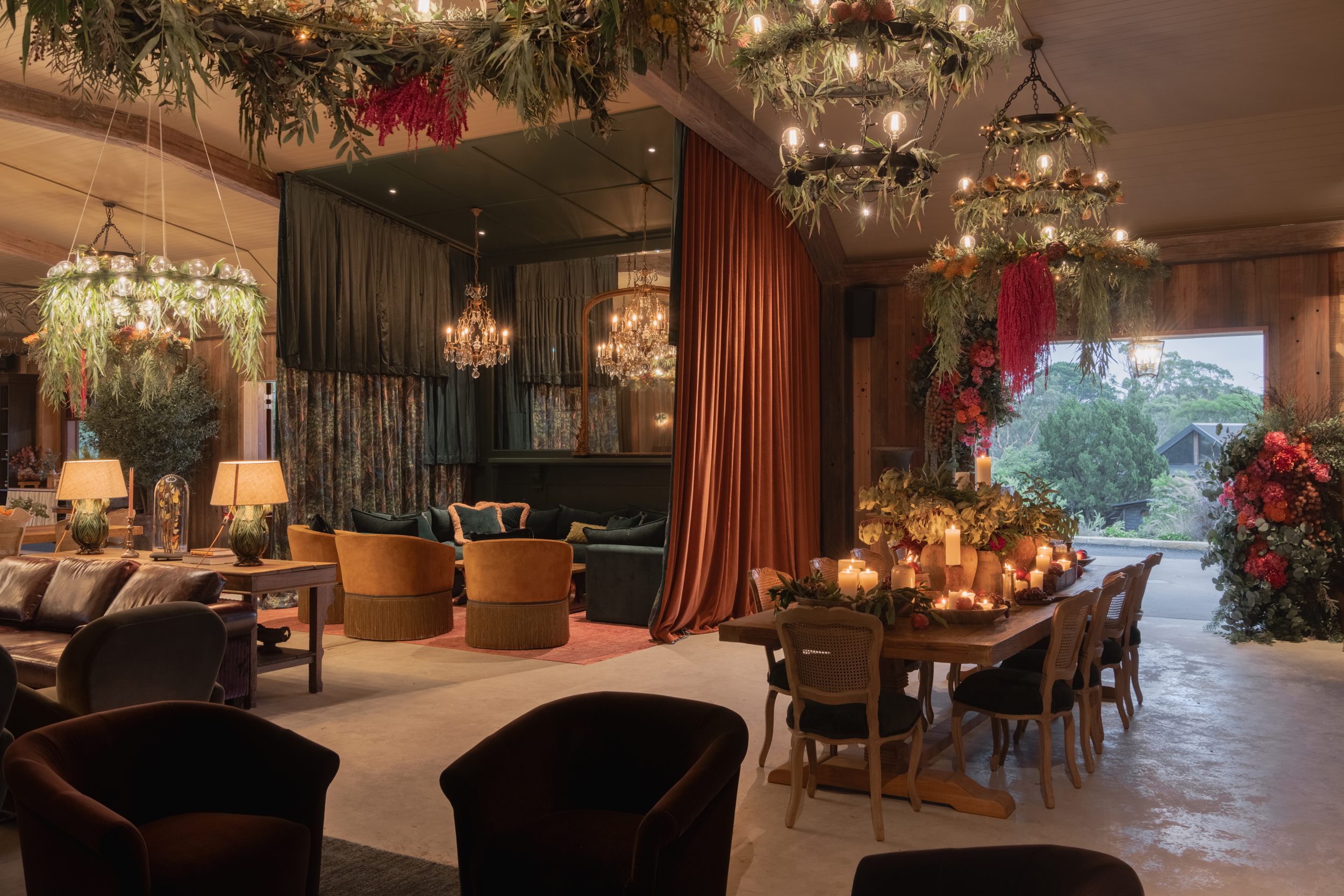 Saddles Mount White-2442877