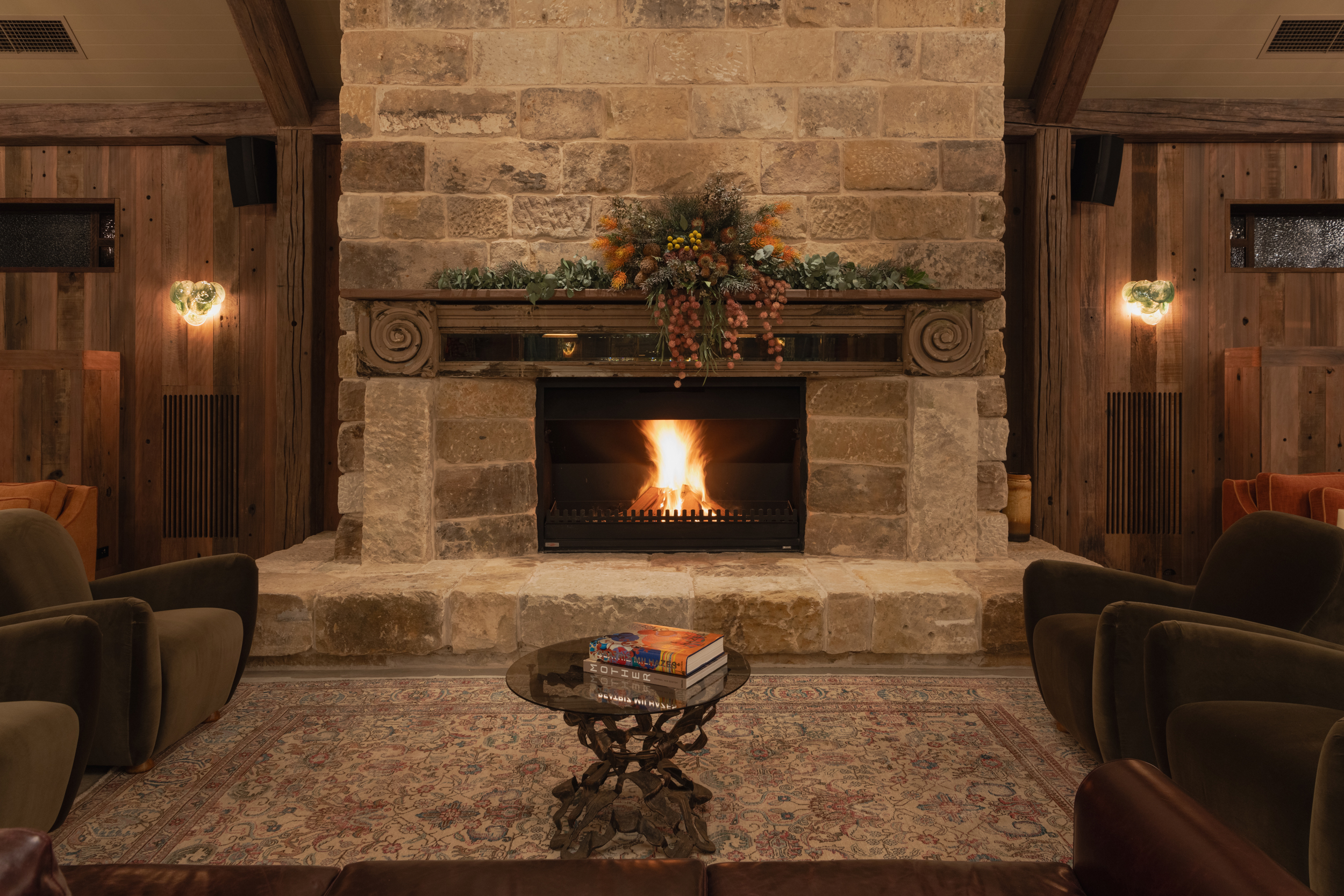 Saddles Mount White-2442878