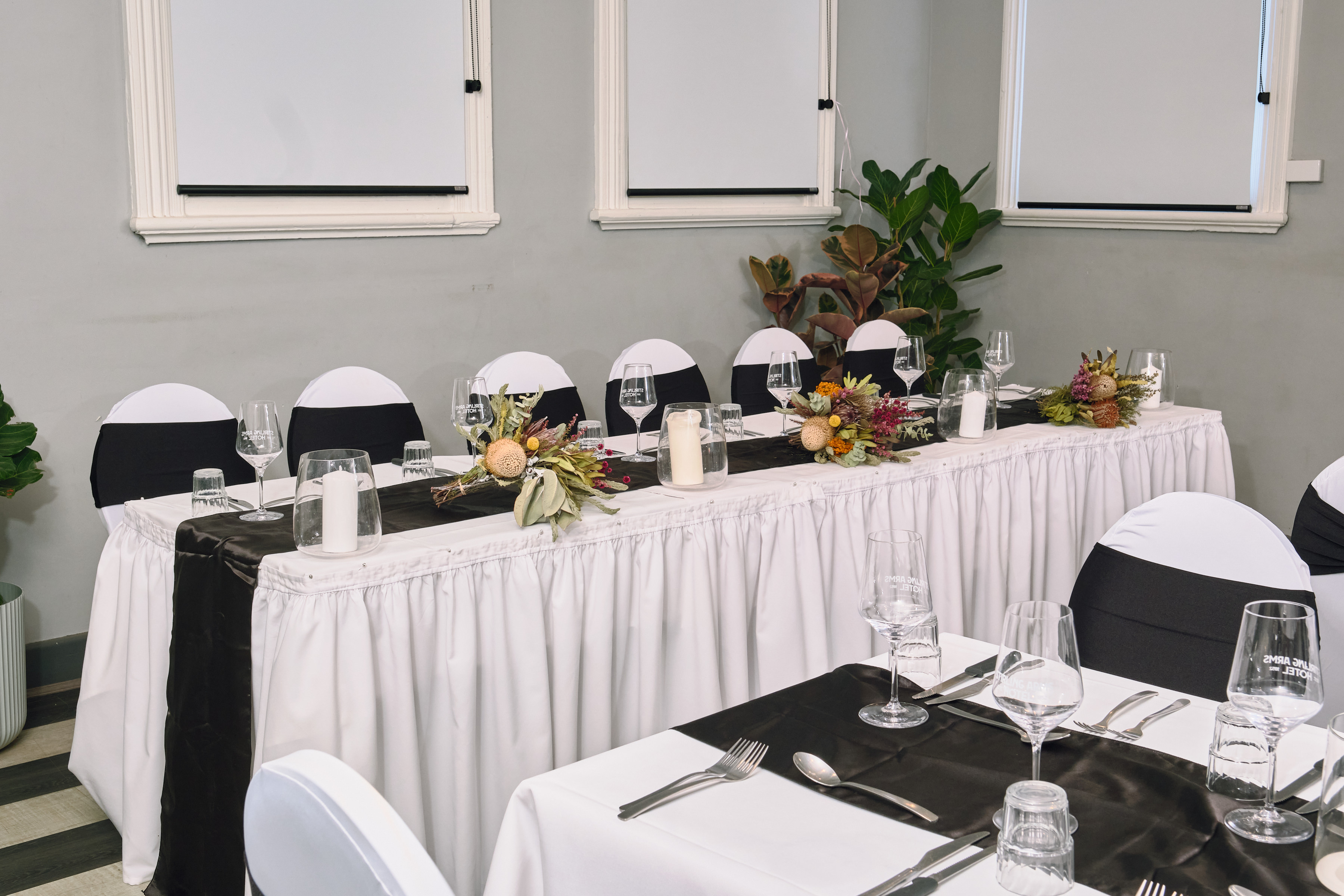 The Stirling Arms Hotel-2460520