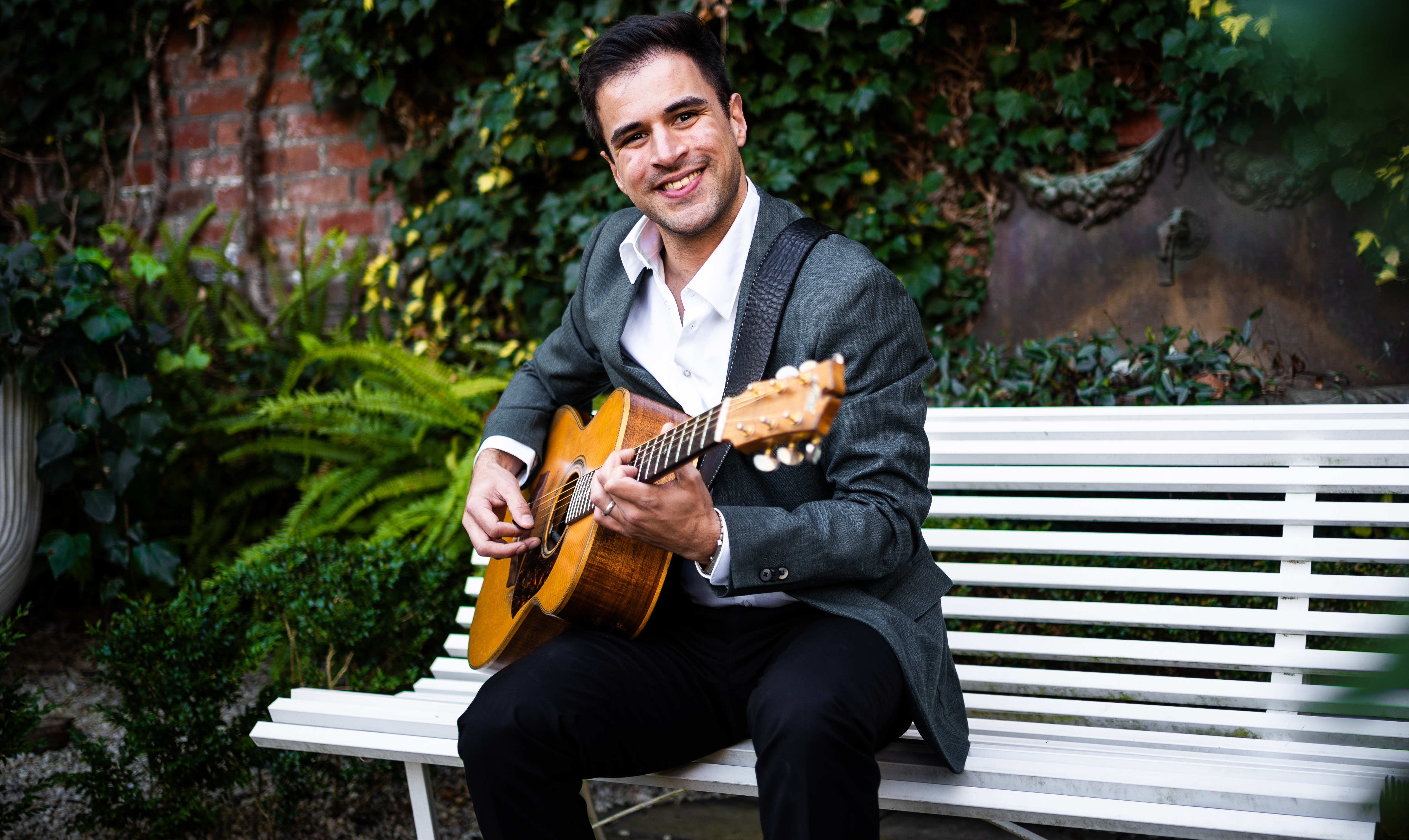 Trent Jansz - Acoustic Solo,DJ &amp; MC