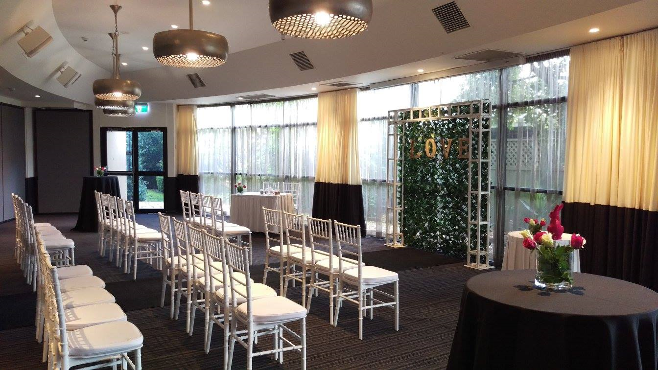 Atura Albury-1380616