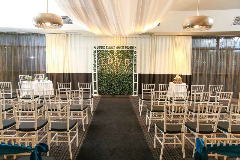 Atura Albury-1380618