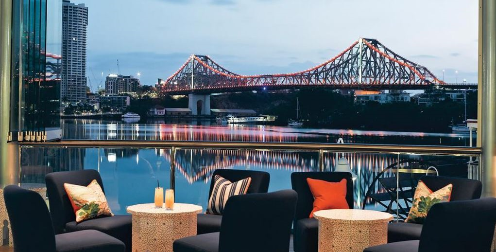 Mr & Mrs G Riverbar-1588579