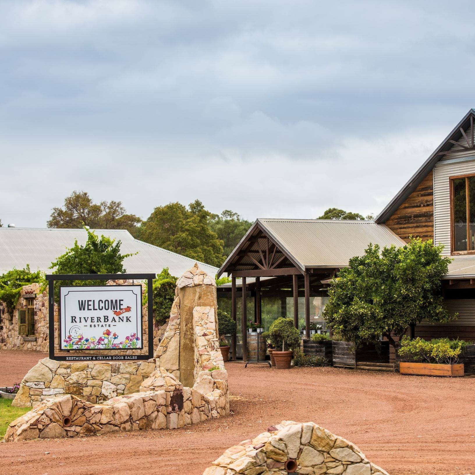 RiverBank Estate Wedding Venue in Caversham