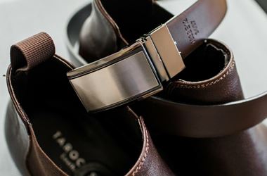 Beachy keen: Kate and Matthew’s romantic wedding by the water