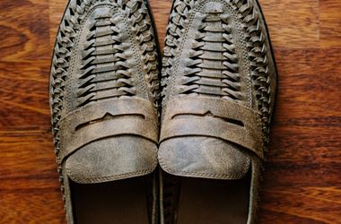 Wedding planner Ellie plans her and Brad’s relaxed boho wedding