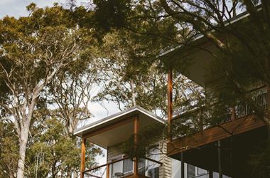 Chloe and Michael enjoy simple relaxed wedding at Moby Dicks