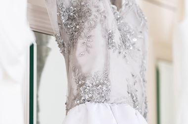 Jenna and Anthony keep it traditional for elegant Sydney wedding