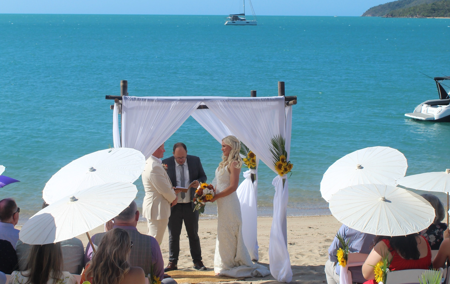 The Beach Bar and Restaurant at Montes