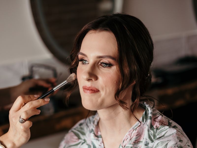 Erin Delahunty Makeup & Hair Stylist