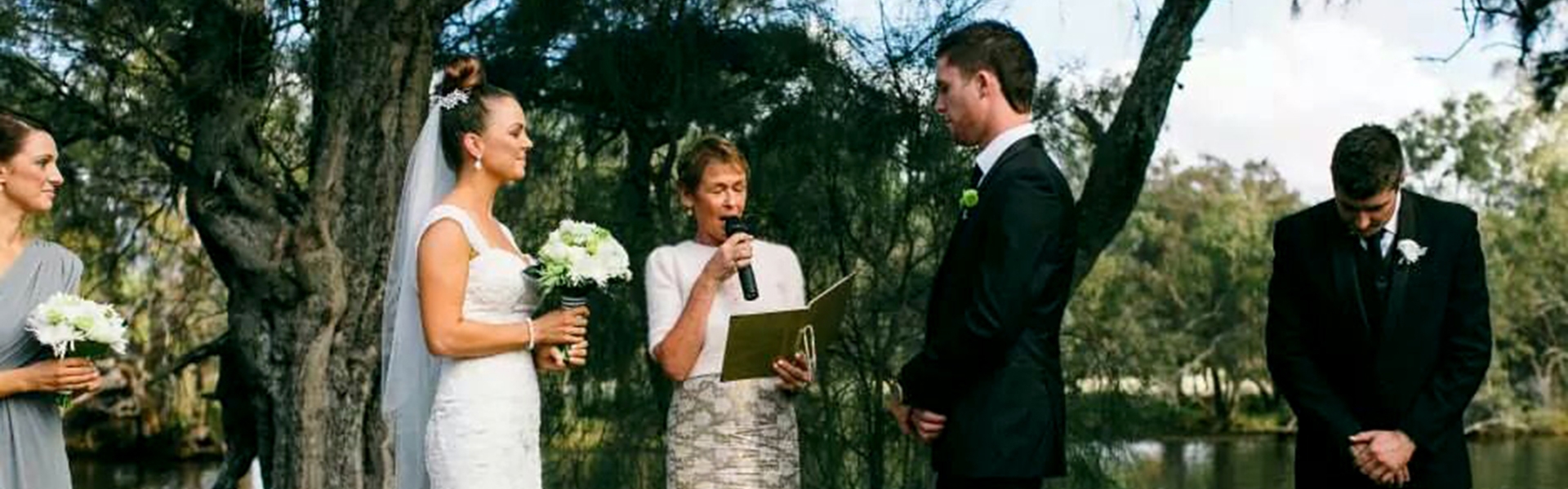 0a3e8a0a-a078-467c-9710-7dfa3358d70b-ceremony 2.jpg