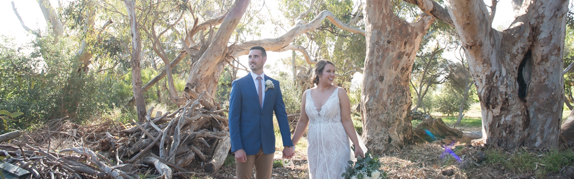 1f6d26cc-7f6c-431b-9717-4f4683b0a466-Adelaide Wedding Photography_Carly 1.jpg