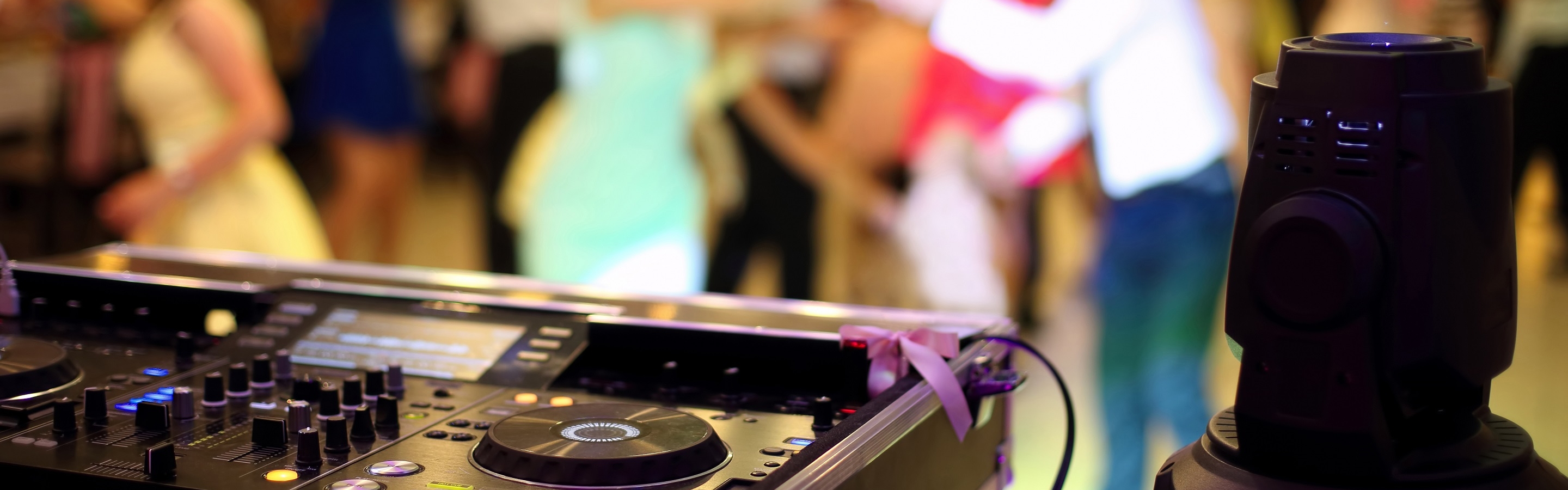 3dfccea6-b47a-4927-99f9-341add836762-DJ D floor.jpg