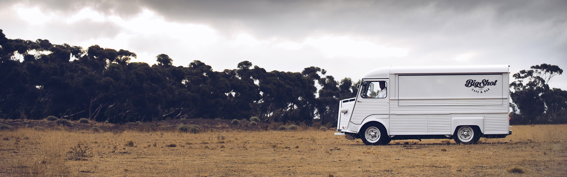 66a4ff41-e4bd-46bd-b8a2-7e0ed6dbf795-big shot citroen h van farm wedding.jpg