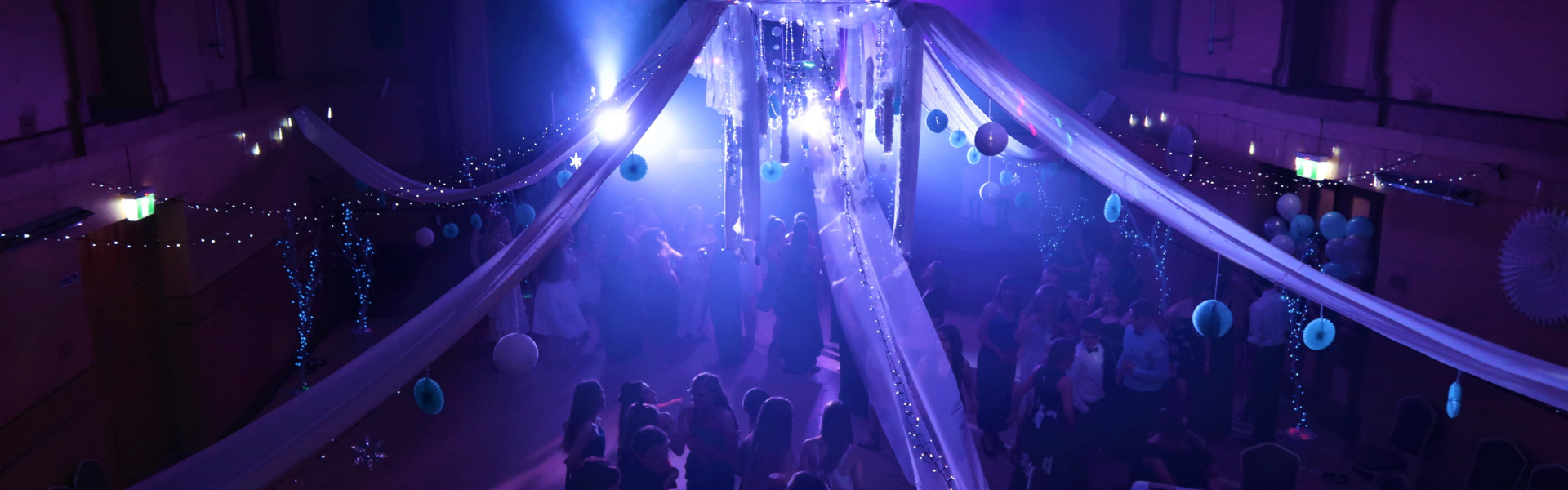 708418f8-cd5d-490a-ba9c-442ae202bdd4-Easy Weddings Header 01.png