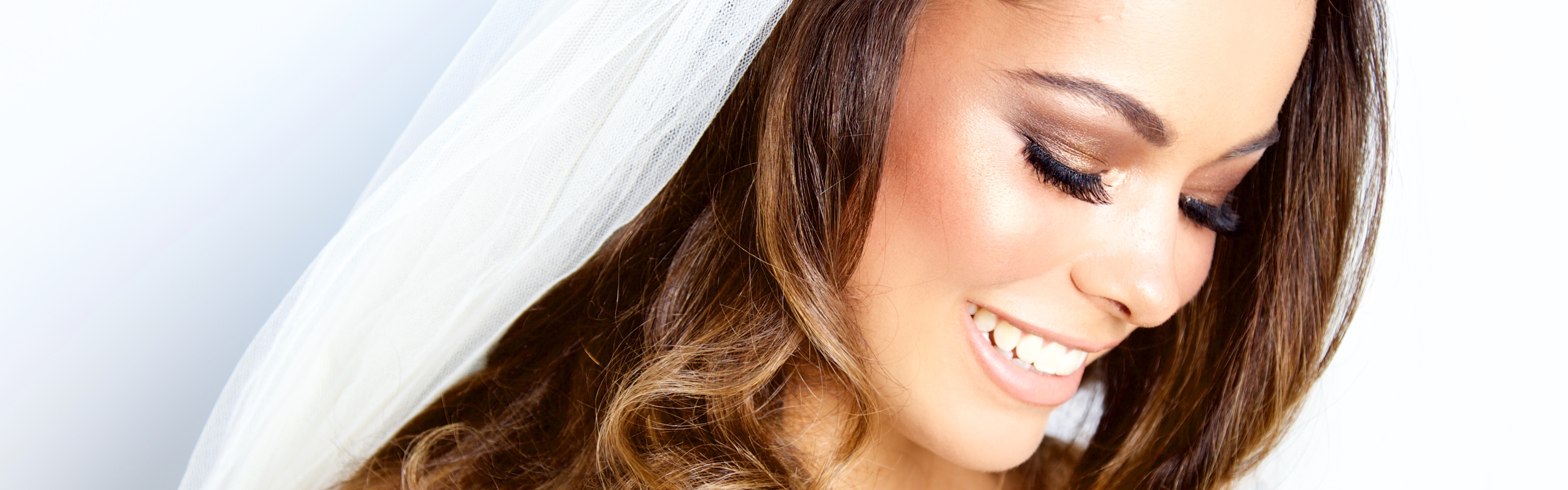 8a3fde99-e1a0-45df-b19d-efb91ac4235d-bronze smokey eye .jpg