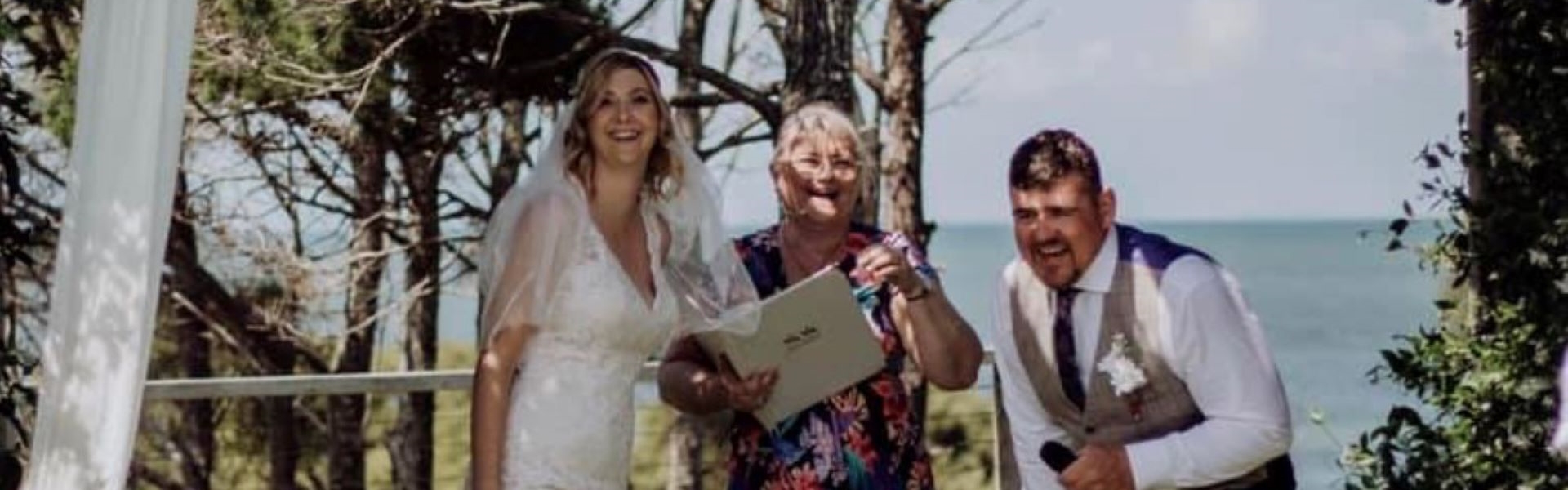 970522a3-4fdb-4b6f-927a-cddee2417a25-funnyweddingphoto2.jpg