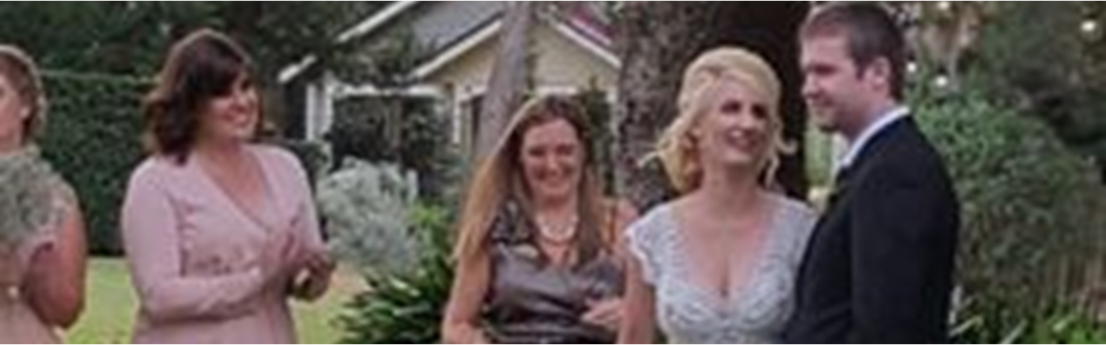 Brisbane-gold-coast-noosa-sunshine-coast-byron-bay-wedding-celebrant-lynne-fox