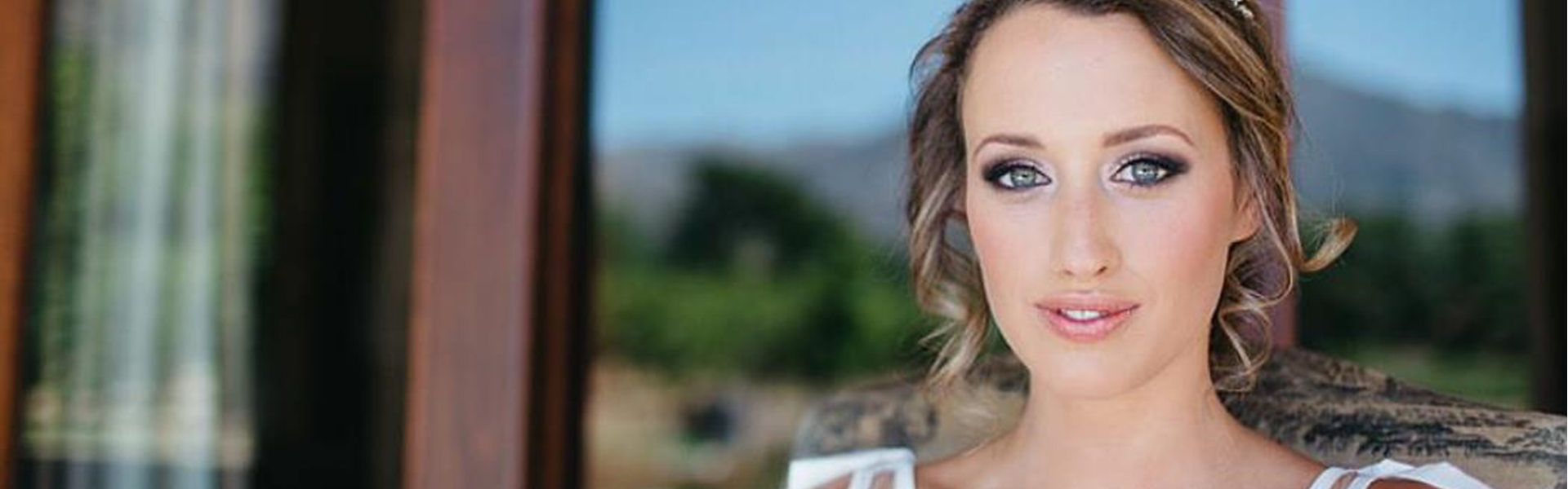 MAKEUP